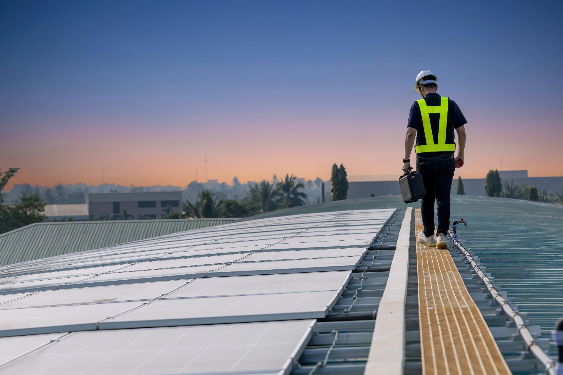 Commercial roof inspection